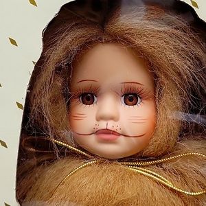 Wizard of Oz Cowardly Lion Vintage Camille Limited Collection